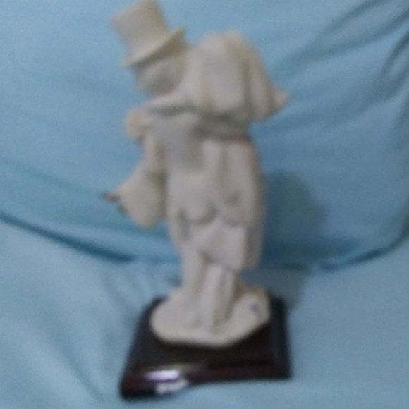 Giuseppe Armani Collectable Figurine - Picture 3 of 8